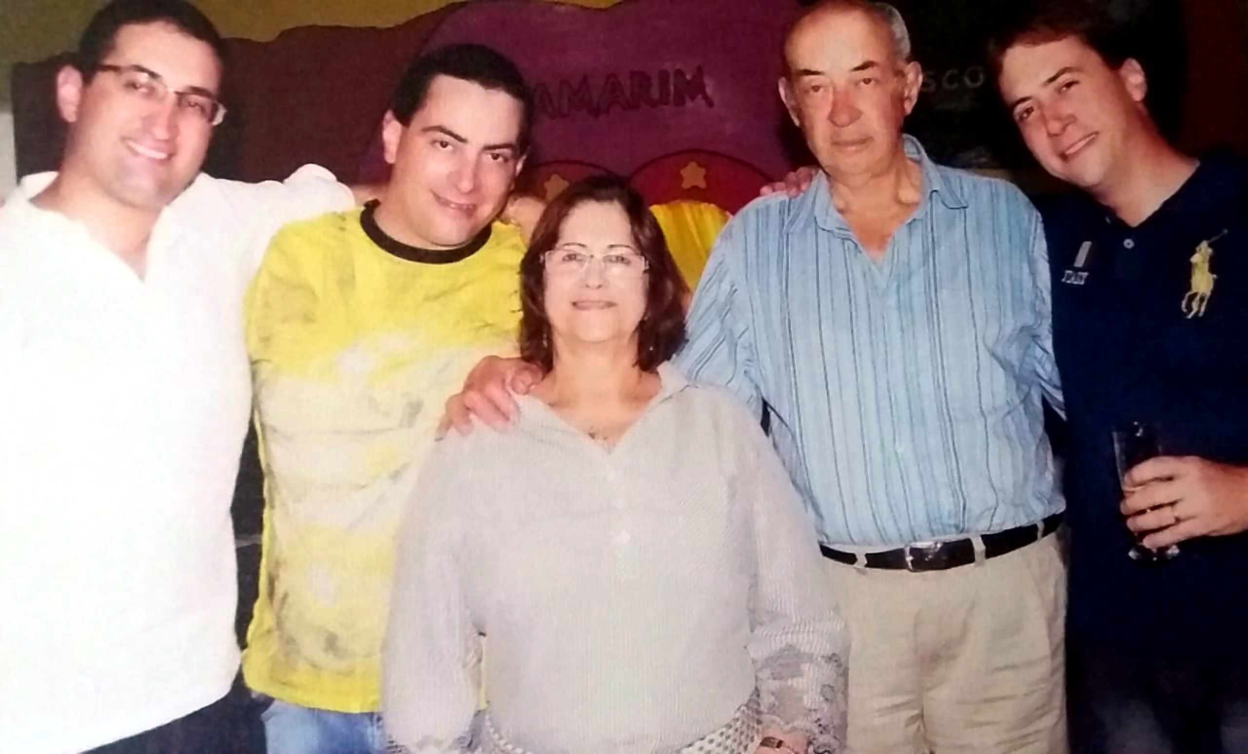 Foto da família Paschoini reunida